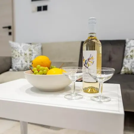 Homes 3 & 4 - Cozy Urban Retreats In The Heart Of Apartament