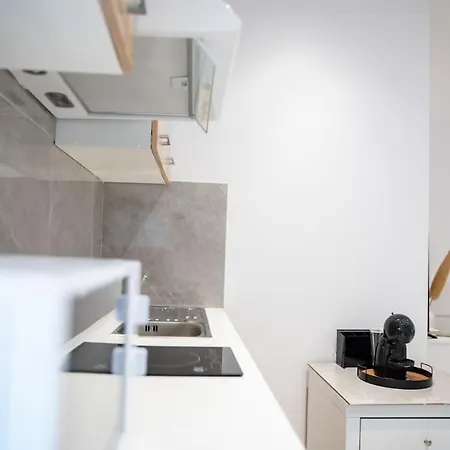 Homes 3 & 4 - Cozy Urban Retreats In The Heart Of Apartament Kos