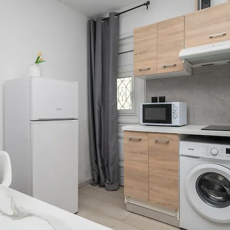 아파트 Homes 3 & 4 - Cozy Urban Retreats In The Heart Of *
