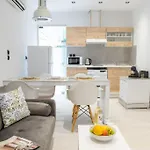 Homes 3 & 4 - Cozy Urban Retreats In The Heart Of Cos