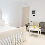 Homes 3 & 4 - Cozy Urban Retreats In The Heart Of Cos
