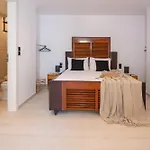 Homes 3 & 4 - Cozy Urban Retreats In The Heart Of Cos
