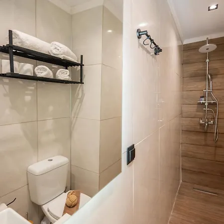 Homes 3 & 4 - Cozy Urban Retreats In The Heart Of * Kos Town