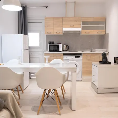 Apartment Homes 3 & 4 - Cozy Urban Retreats In The Heart Of *