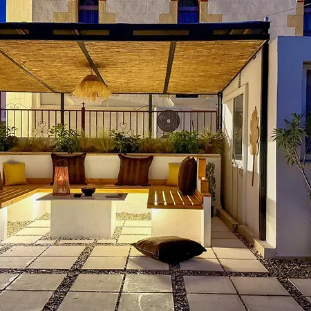 Apartment Homes 3 & 4 - Cozy Urban Retreats In The Heart Of