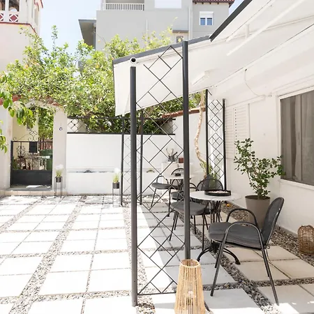 Homes 3 & 4 - Cozy Urban Retreats In The Heart Of Apartment