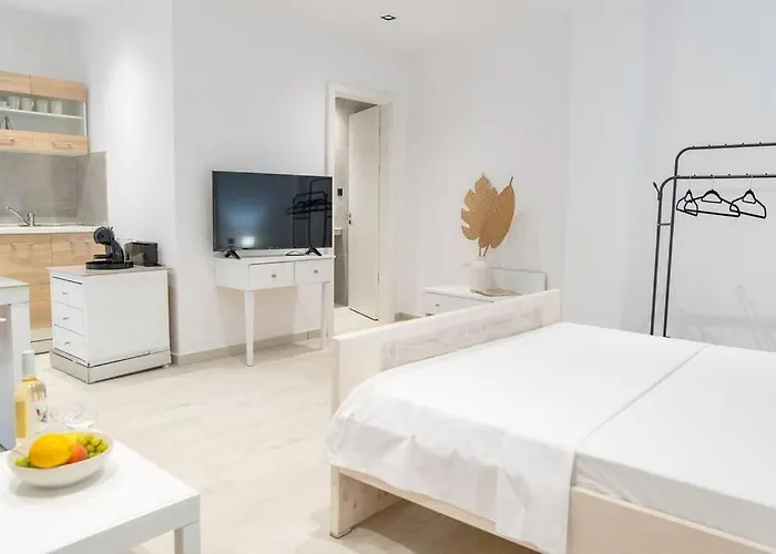 Homes 3 & 4 - Cozy Urban Retreats In The Heart Of