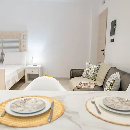 Homes 3 & 4 - Cozy Urban Retreats In The Heart Of