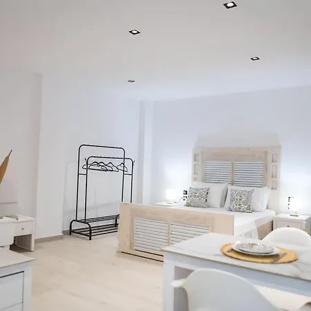 Appartement Homes 3 & 4 - Cozy Urban Retreats In The Heart Of