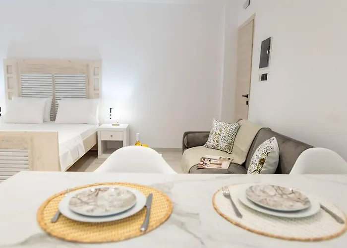 Homes 3 & 4 - Cozy Urban Retreats In The Heart Of