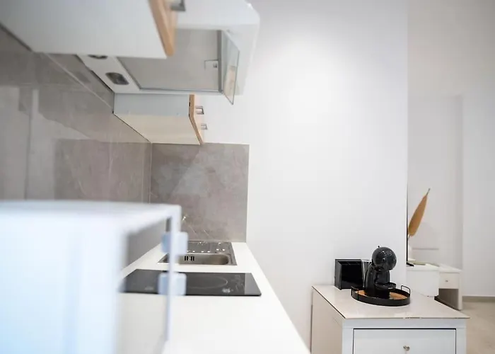 Homes 3 & 4 - Cozy Urban Retreats In The Heart Of Lejlighed Kos By